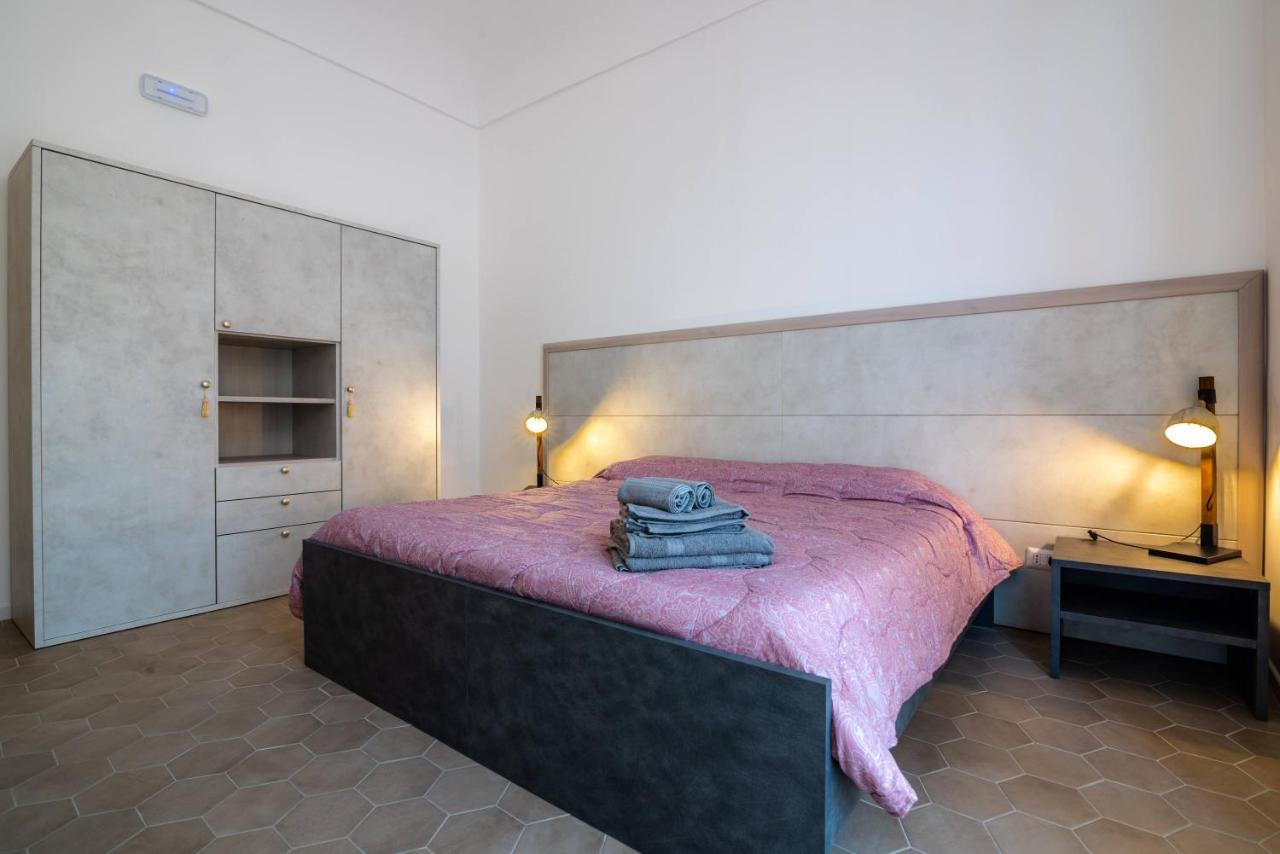 Dimora Di Levante- Ortigia Holidays Сиракуза Екстериор снимка